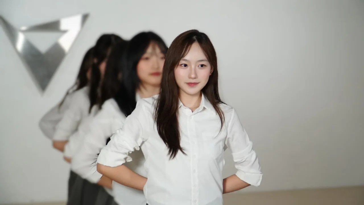 피봇410 스튜디오 외대점 아이돌 전문반 여자친구 오늘부터 우리는 커버댄스 비주얼 컷 · 일렬 대형